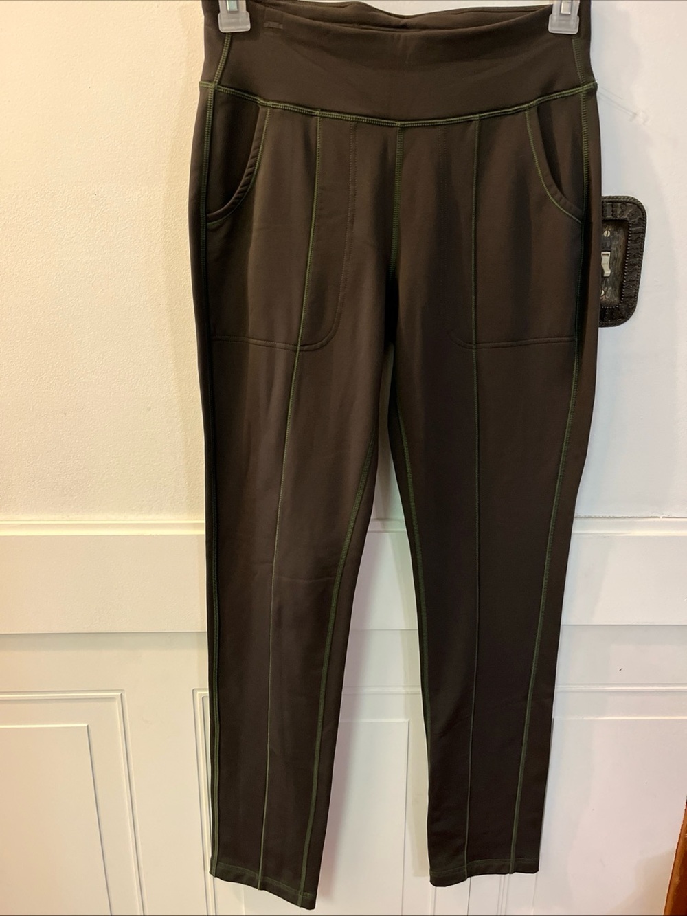 Duluth Trading Co Grey Ponte Leggings with Green Topstitching size S x 31